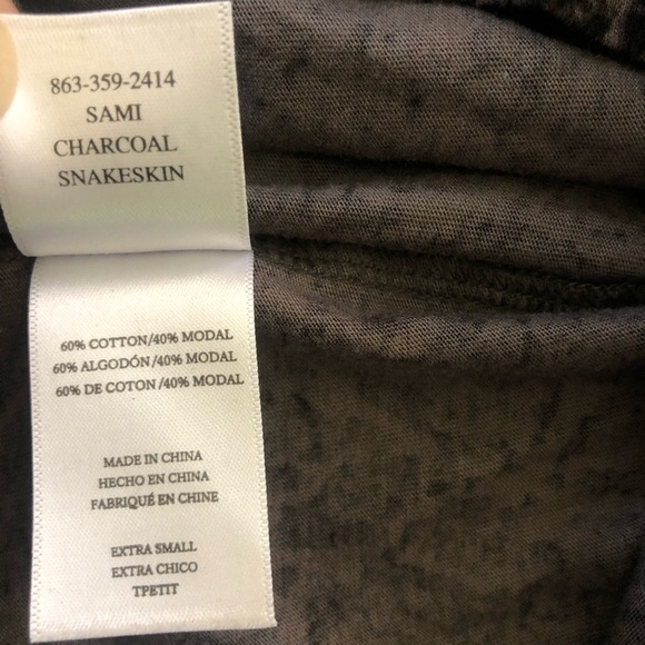 Rails Sami Snakeskin Print Modal V-Neck Long-Sleeve Top Size XS - Picture 10 of 11